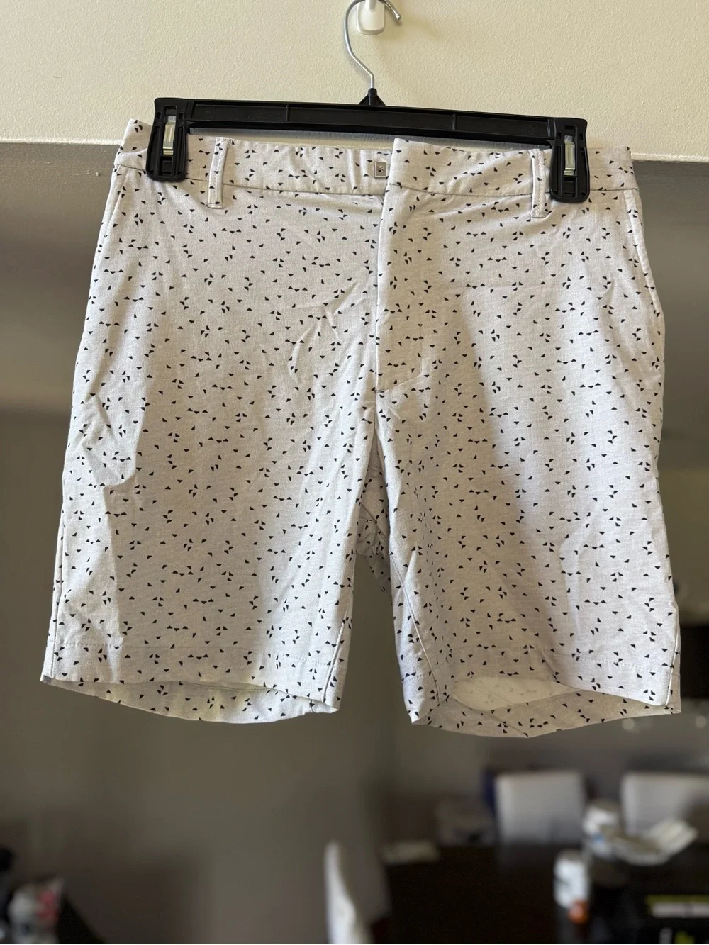 All In Motion White Patterned Golf Shorts Size 32 Casual Performance Style